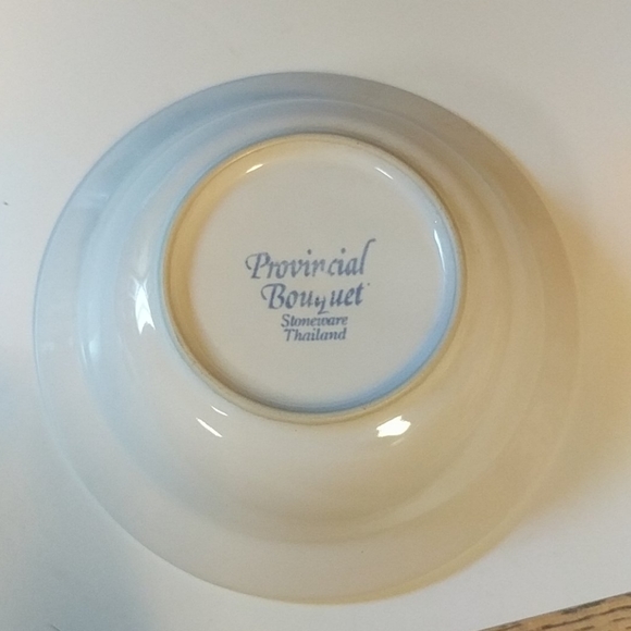 Provincial Bouquet Stoneware Bowl - Picture 2 of 5